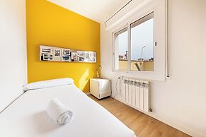 AinB Barcelona Sants Apartments