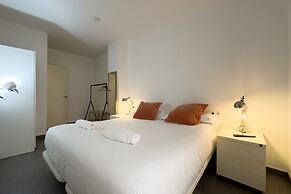 AinB Barcelona Sants Apartments