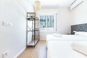 AinB Barcelona Sants Apartments