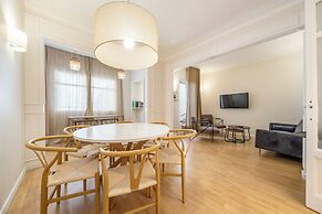 AinB Barcelona Sants Apartments