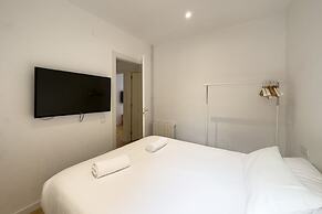 AinB Barcelona Sants Apartments