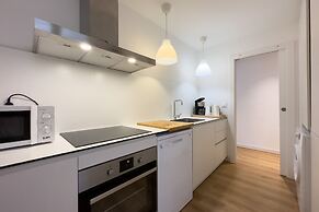 AinB Barcelona Sants Apartments