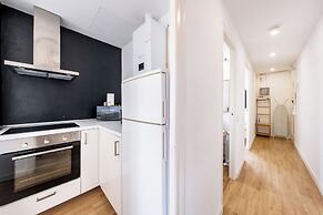 AinB Barcelona Sants Apartments