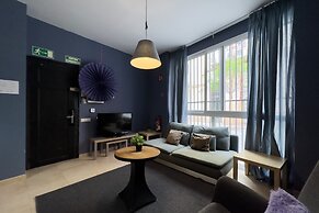 AinB Barcelona Sants Apartments