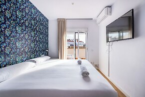 AinB Barcelona Sants Apartments