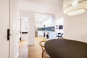 AinB Barcelona Sants Apartments