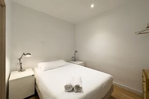 AinB Barcelona Sants Apartments