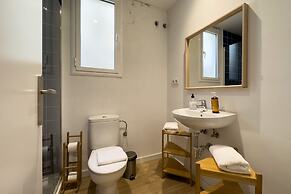 AinB Barcelona Sants Apartments