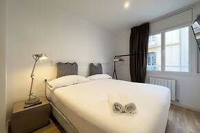 AinB Barcelona Sants Apartments