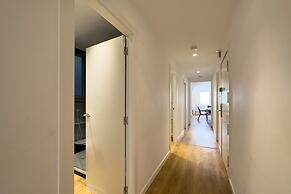 AinB Barcelona Sants Apartments