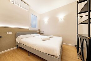 AinB Barcelona Sants Apartments