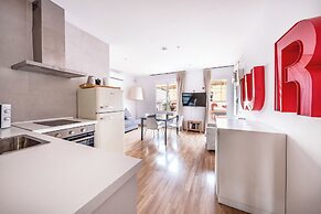 AinB Barcelona Sants Apartments