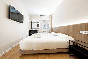 AinB Barcelona Sants Apartments