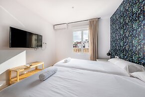 AinB Barcelona Sants Apartments