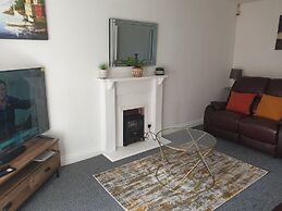 3 Bed House With Parking in Lighthorne Heath