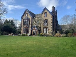 Lonsdale Villa Retreat