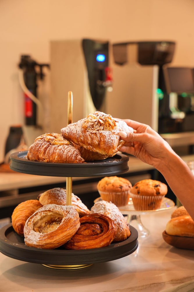 Dolce by Wyndham Hollywood