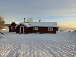 A Cottage by the Lake Sommen