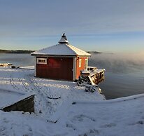 A Cottage by the Lake Sommen