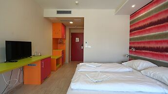 Colors Holiday Hotel