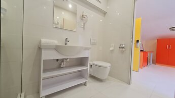 Colors Holiday Hotel
