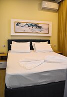 Hotel Delmar