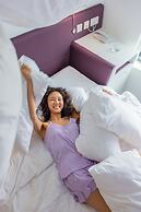 YOTEL Geneva Lake