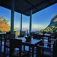 Dewy Arena Hotel