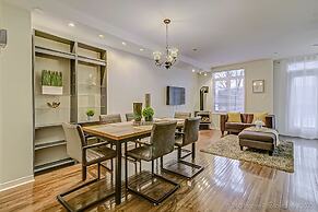 Urban Retreat A Modern 5BR Townhouse