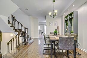 Urban Retreat A Modern 5BR Townhouse