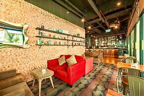 MaxOneHotels Premier Melawai