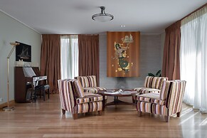 Elaia Mega Mansion