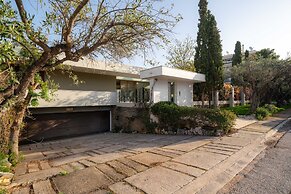 Elaia Mega Mansion