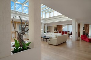 Elaia Mega Mansion