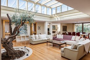 Elaia Mega Mansion