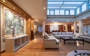 Elaia Mega Mansion