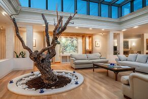 Elaia Mega Mansion