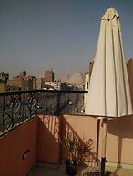 Pyramids Road Guest House