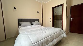 Pyramids Road Guest House