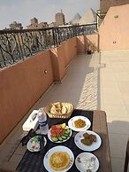 Pyramids Road Guest House