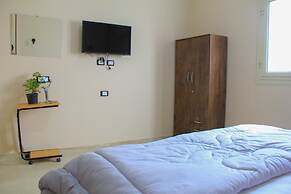 Pyramids Road Guest House
