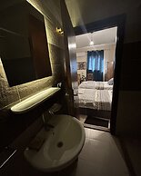 Pyramids Road Guest House