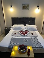 Pyramids Road Guest House