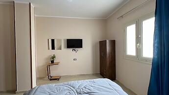 Pyramids Road Guest House