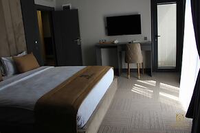 Aram Otel