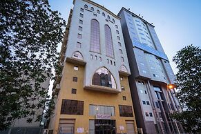 Qasr Alazizia Hotel