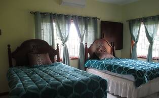 COZY'S BANDB