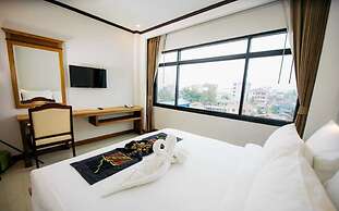Sisombat Plaza Hotel