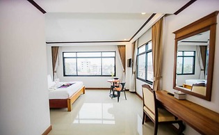 Sisombat Plaza Hotel