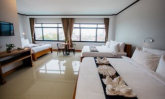 Sisombat Plaza Hotel